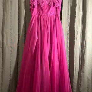 💗 Vintage Pink Chiffon Prom Dress | 70s 80s Floral Appliqué Formal Gown